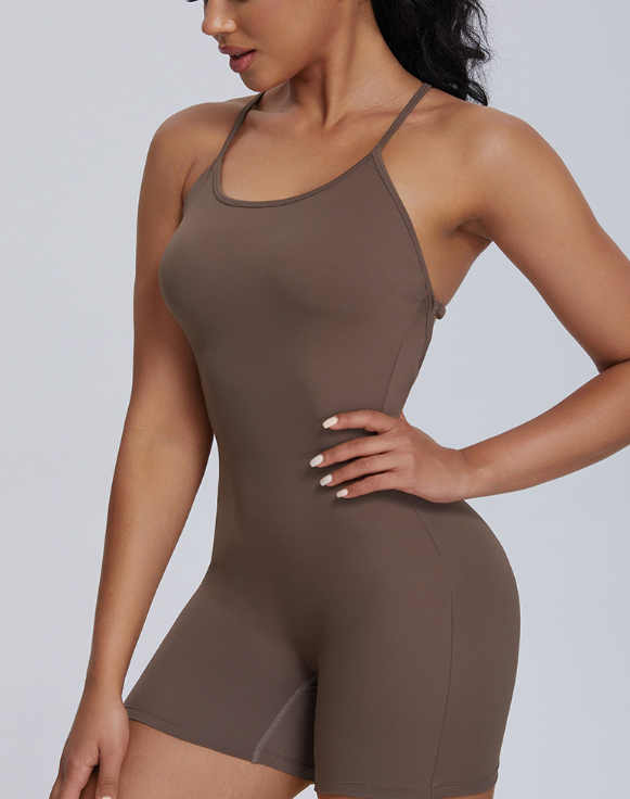 One-piece yoga suit with slings for beautiful back