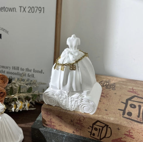 Mini plaster wedding dress jewelry ring display rack storage rack shelf bracket