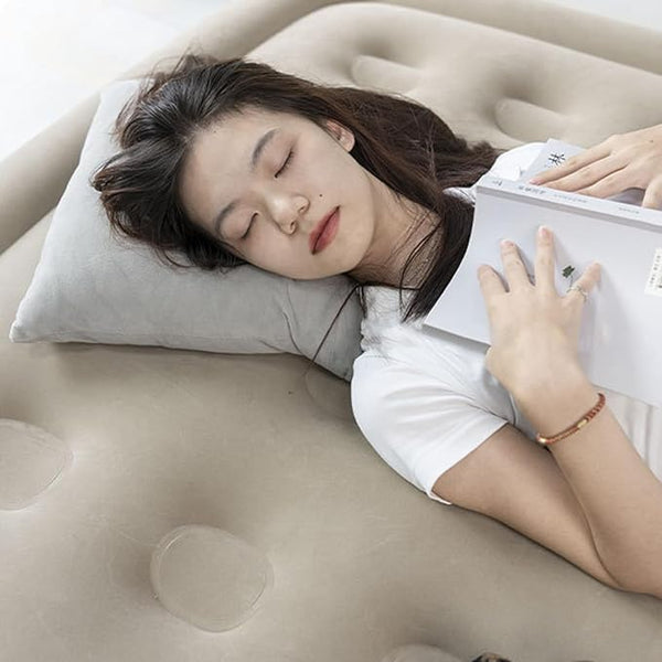 Air Mattress, Inflatable Mattress with Detachable Built-in Pump, Double Person Air Bed with 2 Pillows, Inflatable Mattress for Camping, Guests & Home, Heightened Comfort Blow up Airbed Doubl